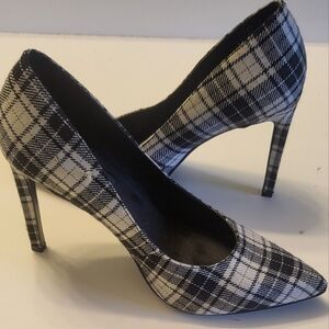 Nine West size 7.5 Plaid  Stilleto Shoes